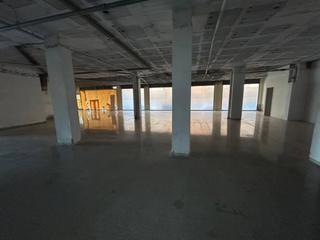 Local Comercial  Pintor rafael estrany. Venta de local comercial en mataró  rocafonda