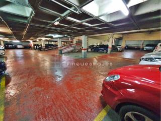 Parking voiture à Centre. Garaje en venta en centre