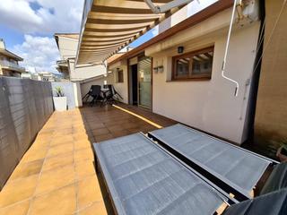 Duplex à Sant Pere Nord. Dúplex con terraza en sant pere