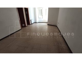Piso  Calle montserrat. Piso para reformar en montmeló