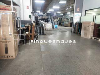 Lloguer Nau industrial a Gràcia. Alquiler de nave comercial en sabadell, en la zona de gràcia