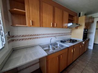 Appartement  Pintor murillo. Piso de 4 habitaciones, 2 baños y 3 balcones. finca con ascensor