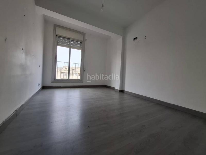 Foto 2c00f4bb-53fa-493b-b115-ba7e4ec0bd33. Pis a Plaça Catalunya - Escola Industrial Terrassa