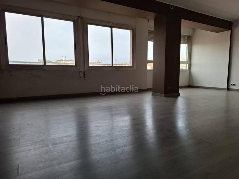 Foto a4b80b38-d581-41bd-a5a8-75382b91e868. Pis a Plaça Catalunya - Escola Industrial Terrassa