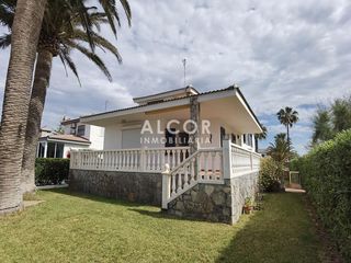 Chalet  Papa luna. Chalet en venta en avda. papa luna, 4 dormitorios.