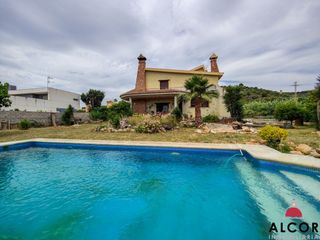 Chalet  Acacies. Chalet en venta en afueras, 5 dormitorios.