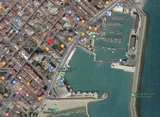 Aparcament cotxe a Comercio 43. Garaje en venta en puerto deportivo.