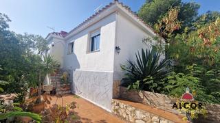 Chalet  Carabela. Chalet en venta en avda. la estación, 2 dormitorios.