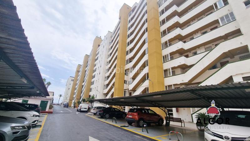 Foto 5e8d1ed9-4e7c-4926-adb9-e30c7b2a648a. Appartamento con parcheggio piscina in Playa Norte Peñíscola