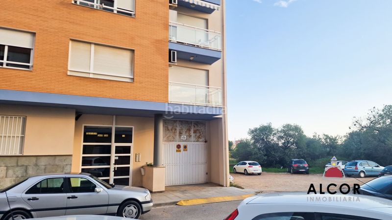 Foto cf0ae2c2-5475-4eaf-a008-8b0a6a7de8a0. Aparcament cotxe a Pueblo Benicarló