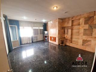 Haus in Casco Urbano. Casa en venta en vinaros, 9 dormitorios.