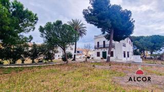 Chalet  Castellón. Chalet en venta en vinaros, 8 dormitorios.