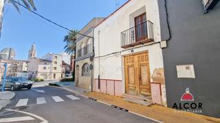 Maison à Alcalà de Xivert. Casa en venta en alcala de xivert, 4 dormitorios.