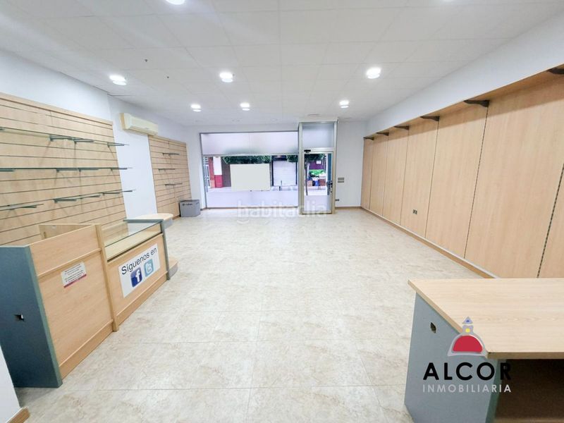 Foto b0c04ad8-ab1b-49cd-8ef4-a42e81a897de. Local comercial a Puerto Benicarló