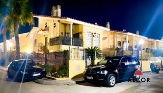 Xalet a Las Atalayas-Urmi-Cerro Mar. Chalet en venta en afueras, 3 dormitorios.