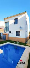 Chalet à Las Atalayas-Urmi-Cerro Mar. Chalet en venta en cerromar, 3 dormitorios.