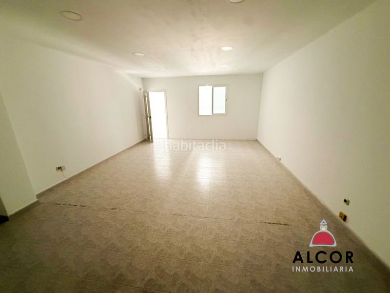 Foto 0a30d0d1-231f-4b18-b0fa-c515703973c1. Local comercial a San Jorge