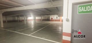 Aparcament cotxe a Pueblo