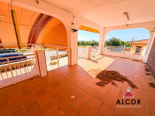 Local Comercial a Costa Sur. Local en venta en font nova.