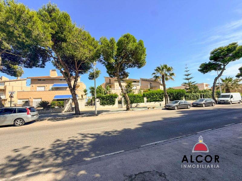 Foto fb38f457-49af-404a-8fff-1aeb105f9c98. Local comercial a Papa Luna - Platja del Gurugú Benicarló