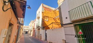 Terreny residencial a Casco Urbano. Solar en venta en centro.