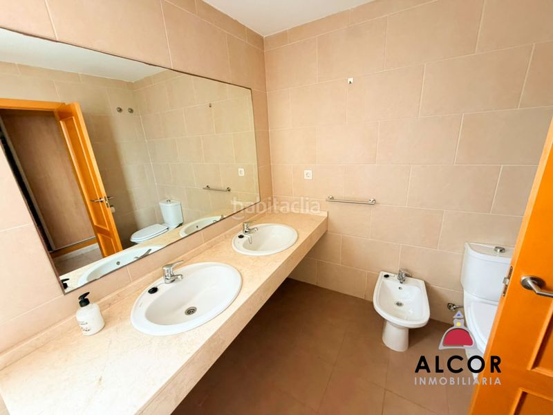Foto a9c7a96e-1bab-4160-96ec-7901a6c97645. Dúplex amb calefacció aparcament a Costa Marfil Oropesa del Mar