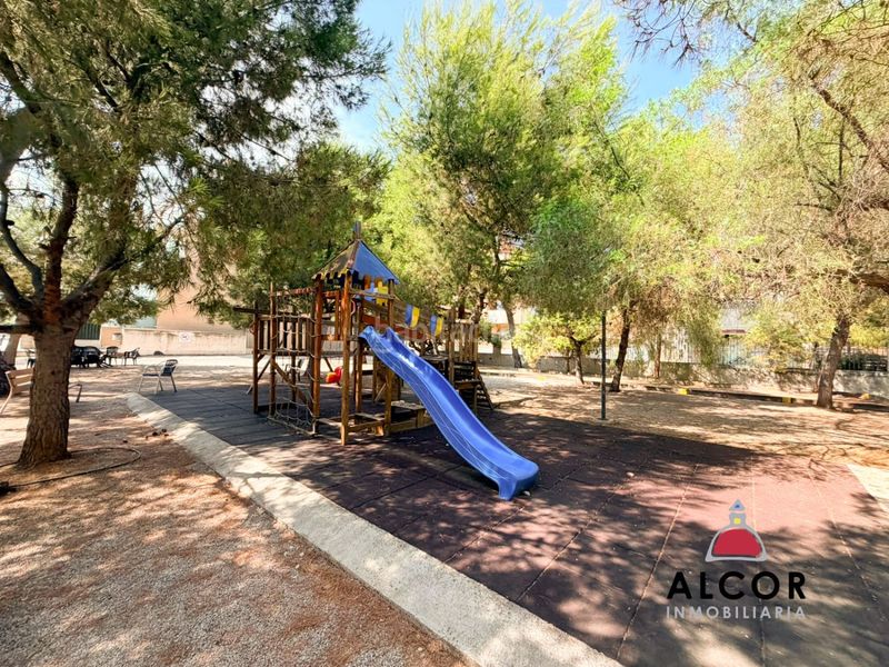 Foto 4ae3875f-4c5d-4355-896e-7c3d89381d43. Dúplex amb aparcament piscina a Papa Luna - Platja del Gurugú Benicarló