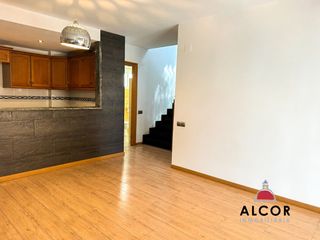 Dúplex a Puerto. Duplex en venta en centro, 2 dormitorios.