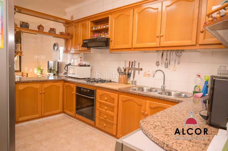 Foto cc6cbd61-a043-4675-9bba-e1238f5ea182. Casa amb aparcament a Casco Urbano Vinaròs