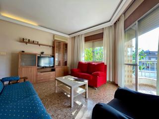 Rent Flat in El Palmar. Piso amplio luminoso con patio