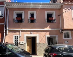 Haus in Abarán. Casa de pueblo reformada con patio andaluz y chimenea  4 dorm.
