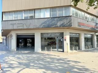 Alquiler Local Comercial en Carrer del tibidabo 44. Nave local muy grande de 2 plantas a pie de calle en zona comerc