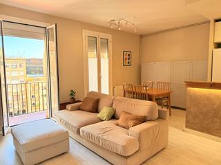Location Appartement  Carrer de la diputació 426. Pisazo en el centro al lado monumental