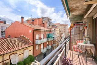 Piso  Carrer de santiago. Piso reformado para entrar a vivir