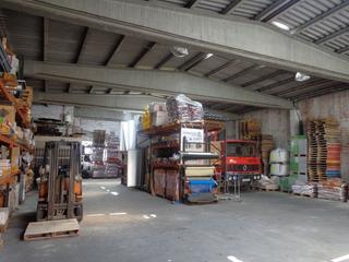 Fabrikhalle in Castellar 350