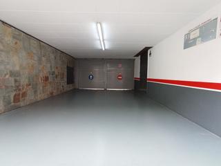 Car parking in Creu gran 53. Pàrquing carrer creu gran n.55