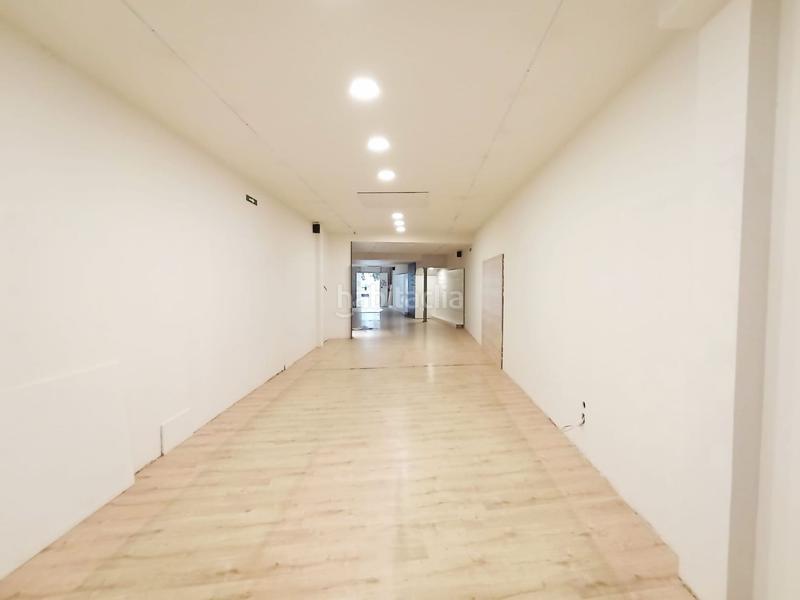 Foto 57bfd9b9-6c9a-4cbe-9fcb-784017214ad4. Location local commercial dans portal sant roc 62 dans Terrassa