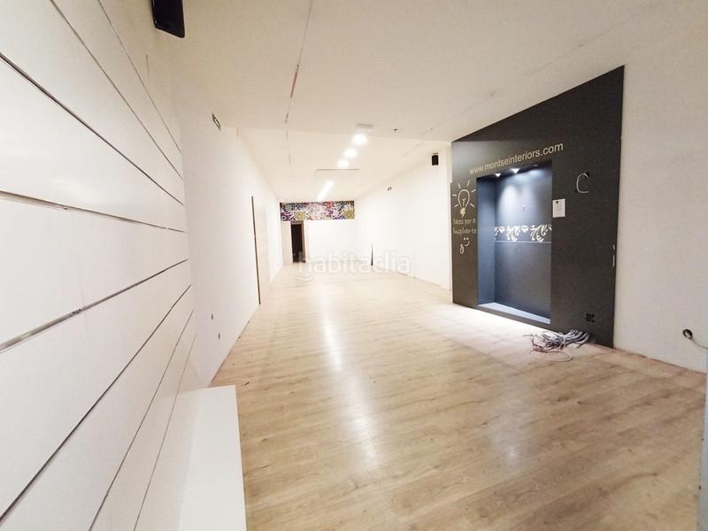 Foto a03e2798-d47f-4ae1-8db3-f5ac0301893b. Location local commercial dans portal sant roc 62 dans Terrassa