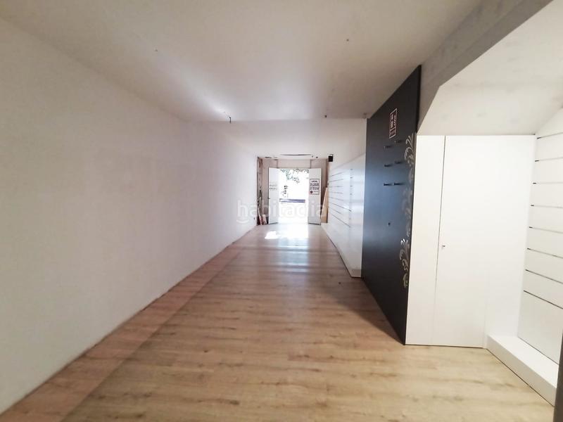 Foto d36684ac-aead-43c3-a3d2-b7906eb948c3. Location local commercial dans portal sant roc 62 dans Terrassa