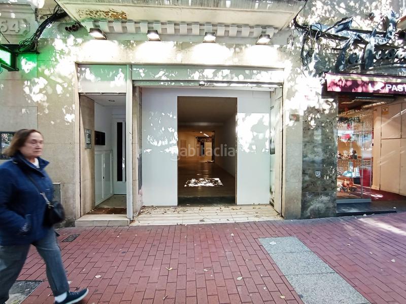 Foto dba298d4-c0d7-4591-bfe5-9a2e43b9d10a. Location local commercial dans portal sant roc 62 dans Terrassa