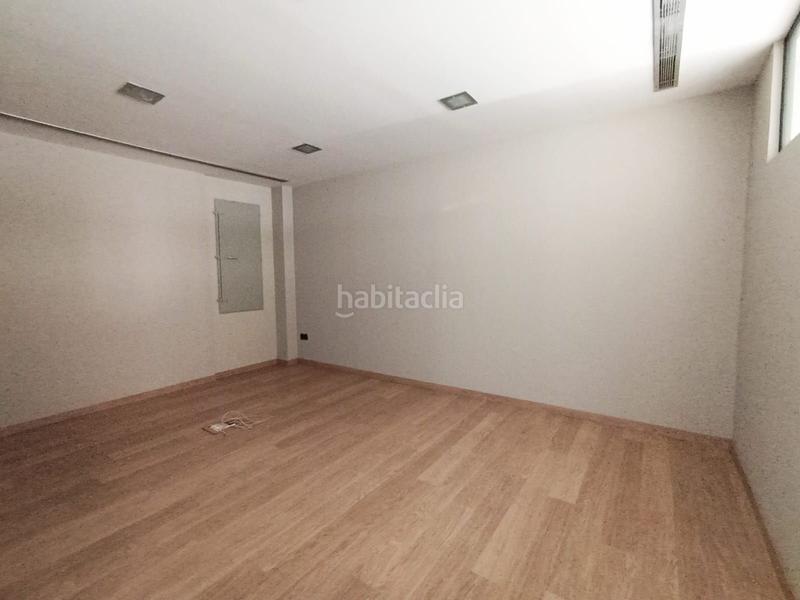 Foto b10c91db-8450-4d7c-a93f-d2a2692836a4. Lloguer nau industrial a martí diez 28 a Ca n'Aurell Terrassa