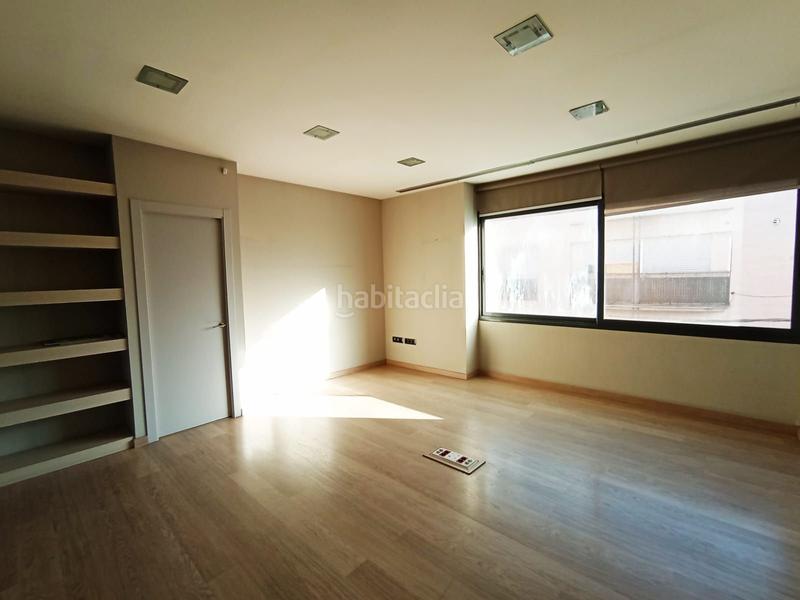 Foto caed080d-26fc-49f6-9d30-45e626b15ced. Lloguer nau industrial a martí diez 28 a Ca n'Aurell Terrassa