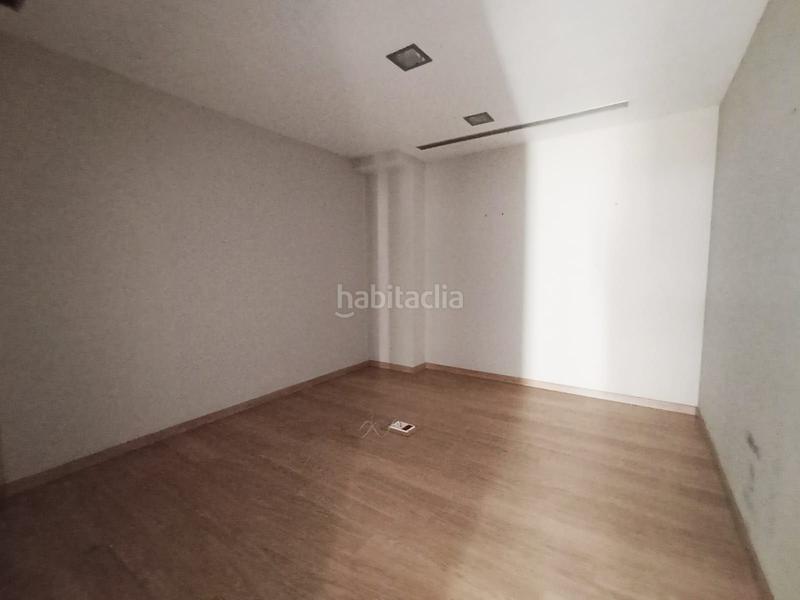 Foto e4f2fa65-0578-4c75-9aa4-3227ae9342e4. Lloguer nau industrial a martí diez 28 a Ca n'Aurell Terrassa