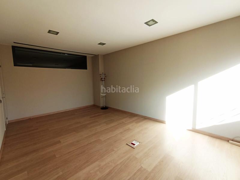 Foto 958c5d05-f1e3-405f-a77b-e614dc1931b0. Location bâtiment à usage industriel dans martí diez 28 dans Terrassa