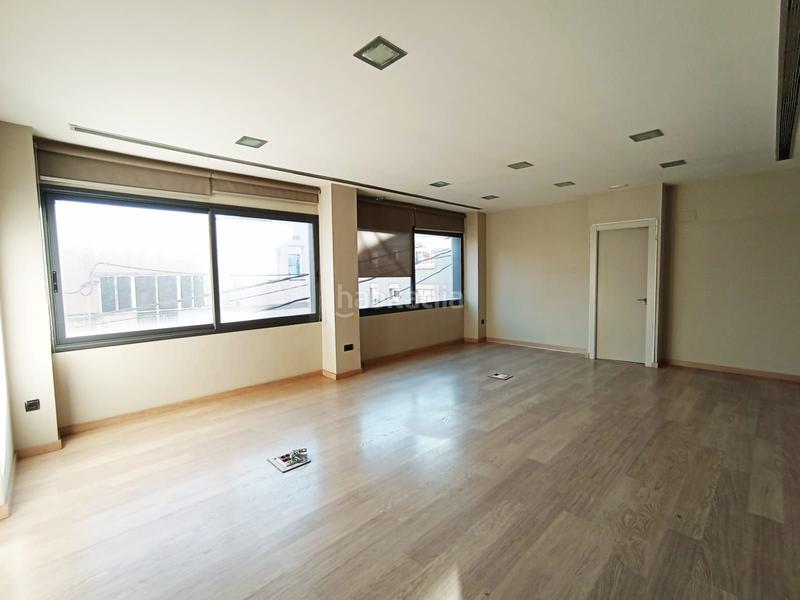 Foto d9cd827f-1691-458c-a012-43ddf3b304c1. Location bâtiment à usage industriel dans martí diez 28 dans Terrassa