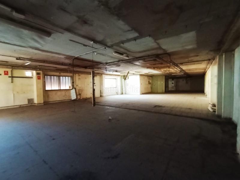 Foto db3f239d-06f0-479f-b093-9723f441d583. Location bâtiment à usage industriel dans martí diez 28 dans Terrassa