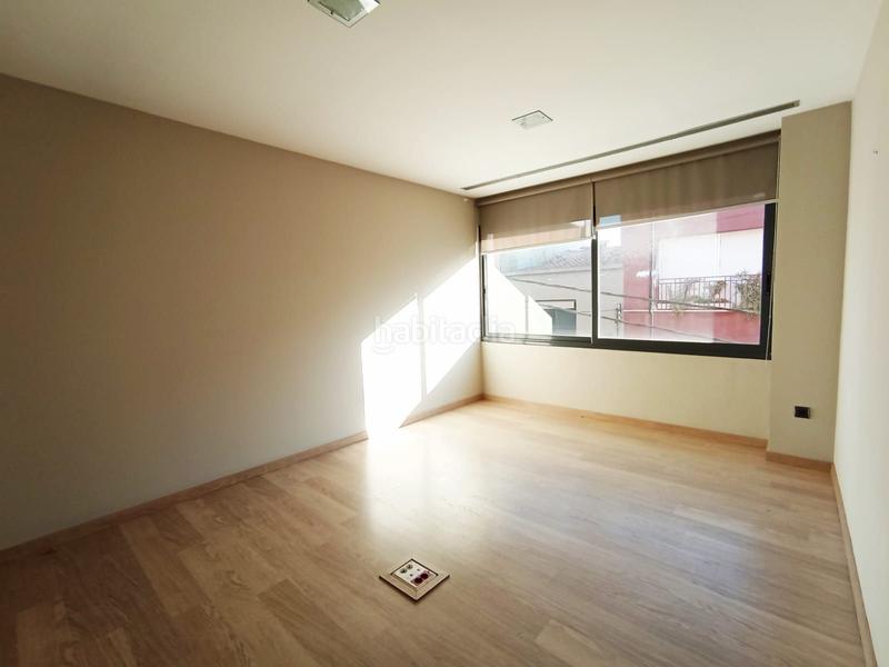 Foto e4c92655-275b-46cf-8263-5a2384a3bd15. Location bâtiment à usage industriel dans martí diez 28 dans Terrassa