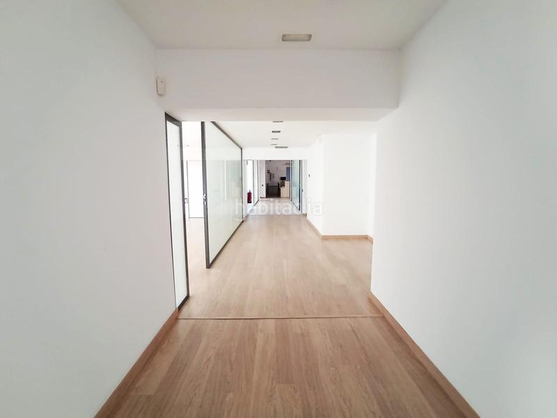 Foto f3787fff-c78f-4c21-b8b8-fa773cb7db7c. Location bâtiment à usage industriel dans martí diez 28 dans Terrassa