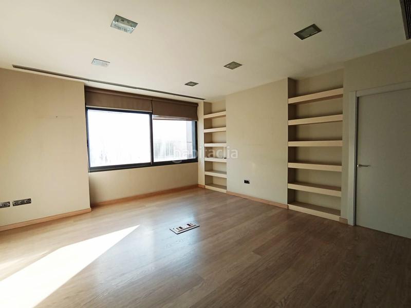 Foto 3f80ff88-d274-48d6-95d2-2868593c5f02. Miete fabrikhalle in martí diez 28 in Ca n'Aurell Terrassa