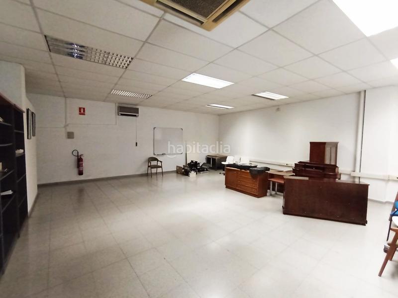 Foto e5f3f2ca-3ee7-408f-b461-1130ca33c363. Affitto locale commerciale in Ca n'Aurell Terrassa